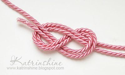 Katrinshine: Knotted cord bracelet DIY Cord Bracelet Diy, Make Bracelet, Knotted Bracelet, Picture Tutorial, Bracelets Handmade Diy, Bracelet Knots, Knot Bracelet, Bracelet Diy, Silk Cord