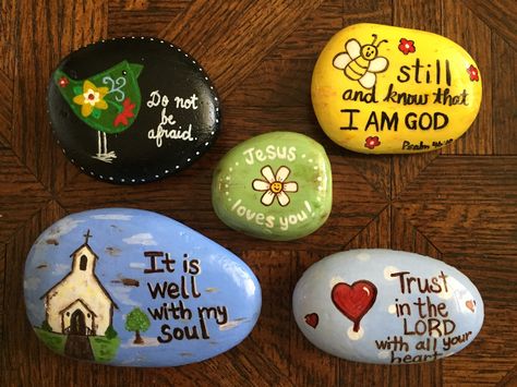 Stone art. Painted rocks. Scripture rocks. Scripture Rock Painting Ideas, Rock Painting Christian Ideas, Bible Painted Rocks, Painted Rocks Christian, Painted Rocks With Scripture, Faith Based Painted Rocks, Spiritual Painted Rocks, Cross Rock Painting Ideas, Prayer Rocks Ideas