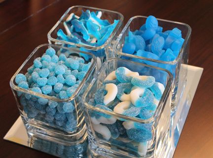 Blue Treat Table Ideas, Blue Birthday Centerpieces, Baby Shower Sweets Table Boy, Blue Birthday Food, Blue Treat Table, Blue Baby Shower Desserts, Candy Bar Stitch, Blue Snacks For Party, Blue Foods For Party