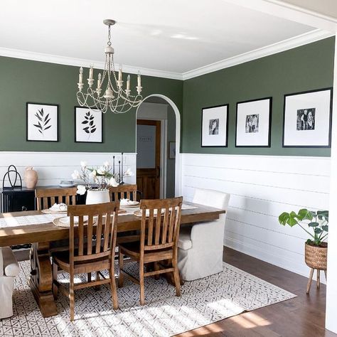 Dining Room Wall Décor Ideas Green Dining Room Walls, Dining Room Accent Wall, Dining Room Wainscoting, Dining Room Paint Colors, White Wainscoting, Modern Farmhouse Dining Room, Green Dining Room, Dining Room Accents, Dining Room Paint