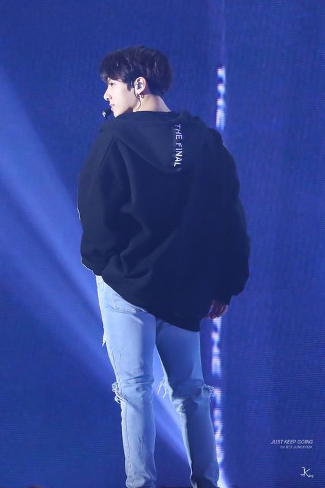 ଘ♡ଓ ੈ-✩ 171208 The wings tour the final // #JUNGKOOK Jeongguk Jeon, Wings Tour, Jungkook Oppa, 1 September, Jeon Jeongguk, Back View, Jimin Jungkook, G K, Jungkook Cute