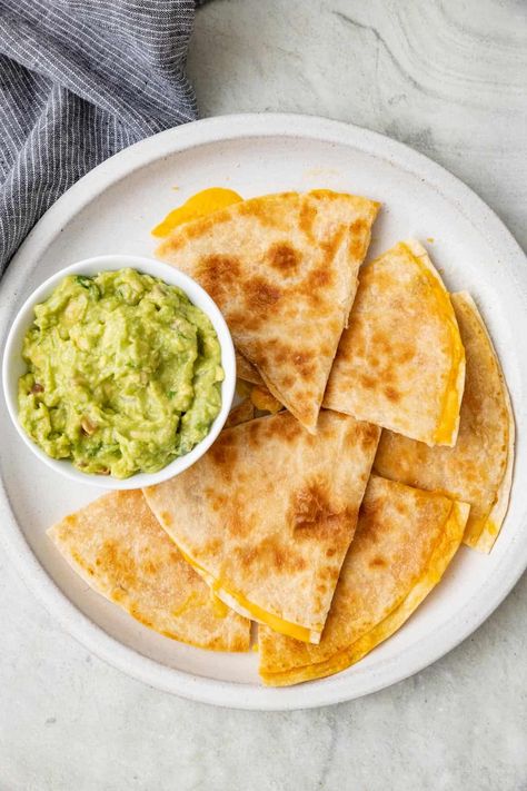 Vegetable Quesadilla, Cheese Calories, Healthy Quesadilla, Cheese Quesadilla Recipe, Cheese Quesadillas, Feel Good Foodie, Recipes With Flour Tortillas, Plane Food, Quesadilla Recipe