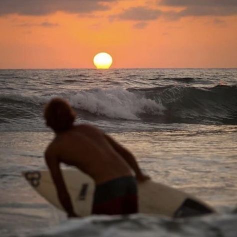 Jj Maybank Surfing, Jj Astethic, Sun Boy Aesthetic, Surf Life Aesthetic, Jj Surfing, Surf Astethic, Surfers Aesthetic, Jj Aesthetic, Jj Maybank Aesthetic