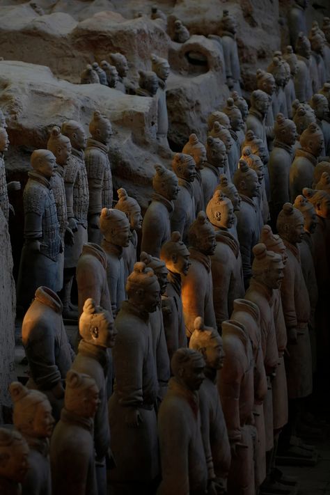 Terracotta Army Pit 1 Terracota Army, China Spring, Terracotta Warriors, Loft Design, Holiday Destinations, Art Inspo, Places To Go, Cool Art, Bucket List