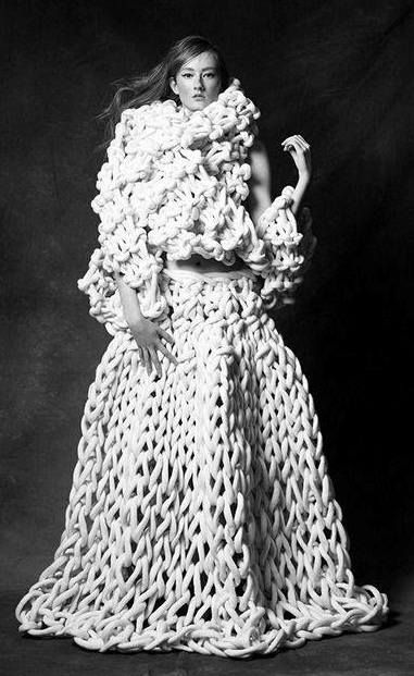 ARTIST: Jacqueline Fink Extreme Knitting, Sculptural Fashion, Knitwear Inspiration, Big Knits, Knit Art, Hand Knit Scarf, Creation Couture, Knitwear Fashion, Maxi Robes