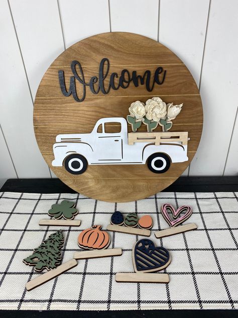 Interchangeable Welcome Sign, Sign For Door, Wood Welcome Sign, Welcome Signs Front Door, Circle Crafts, Welcome Door Signs, Wooden Signs Diy, Door Signs Diy, Wooden Door Signs