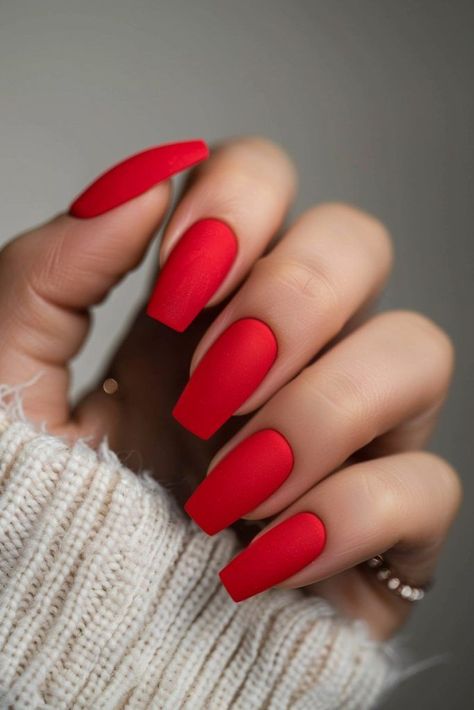 Get ready to make a bold style statement this summer with stunning red nails that exude confidence and beauty. Red Summer Nails Designs, Red Nail Art Ideas, Red Matte Nails, Red Summer Nails, Red Chrome Nails, Summer Nails Designs, Bright Red Nails, Glitter Accent Nails, Designs For Short Nails