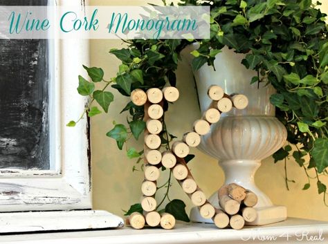 Monogram Made With Wine Corks - Mom 4 Real Wine Cork Monogram, Pretty Wine, Wine Cork Projects, Wine Cork Diy, Cork Ideas, Cork Projects, Cork Diy, Cork Art, Wine Cork Crafts