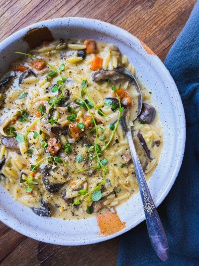 Zoo Images, Mushroom Orzo, Orzo Soup Recipes, Creamy Orzo, Orzo Soup, Orzo Recipes, Cold Weather Food, Creamy Mushroom, Creamy Mushrooms