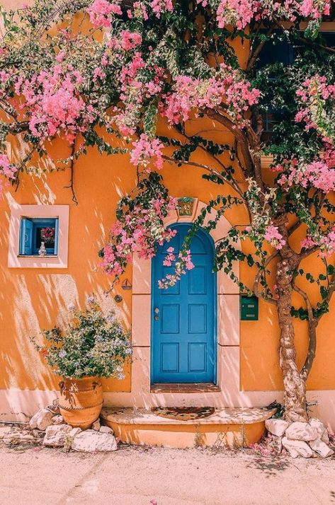 Greek Islands To Visit, Santorini House, Best Greek Islands, Mood Images, Picture Collage Wall, Wallpaper Vintage, Photo Wall Collage, Blue Door, Aesthetic Photos