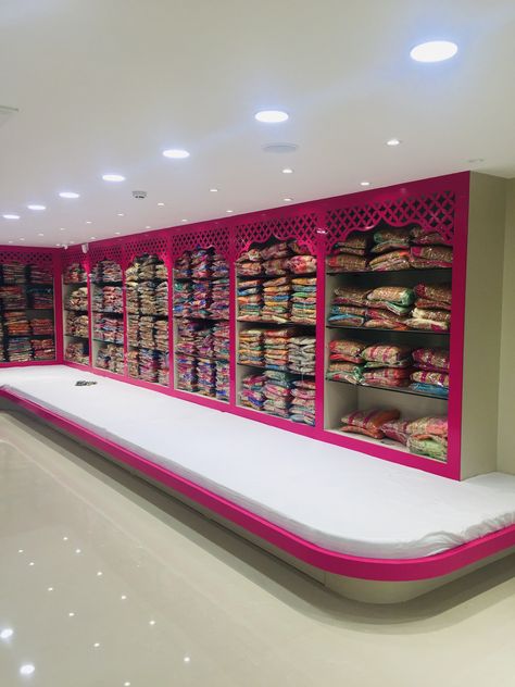 Cloth Showroom Interior Design Display, Saree Counter Design, Saree Showroom Design, Garments Shop Interior Design, Saree Showroom Interior Design, Shop Counter Design Clothes, Garments Shop Counter Design, Clothing Store Counter Design, Saree Shop Interior Design