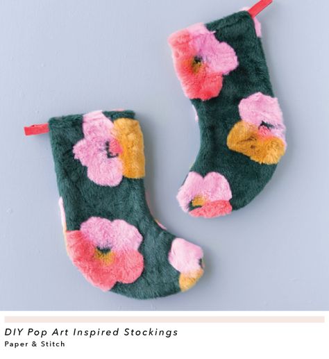 DIY Pop Art Inspired Stockings Funky Christmas Stocking, Paper Stocking, Diy Faux Fur, Diy Christmas Stocking, 写真 レイアウト, Stocking Tutorial, Diy Stocking, Anthropologie Christmas, Diy Stocking Stuffers