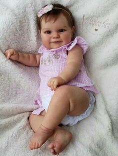 Big Baby Dolls, Real Looking Baby Dolls, Reborn Toddler Girl, Sweet Expression, Bb Reborn, Mom Accessories, Reborn Toddler Dolls, Car Seat And Stroller, Baby Reborn