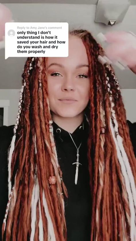 Synthetic Hairstyles, Synthetic Dreads Diy, How To Make Dreads, Dreads Diy, Dreadlocks Diy, Hippie Dreads, Waist Length Hair, Boho Hairstyle, Hair Charms