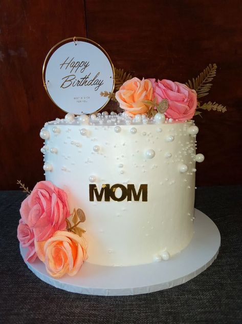 Simple Cake Designs For Mom Birthday, Simple Cake For Mothers Birthday, Cake Designs For Mothers Birthday, Mothers Day Cake Designs Mom, Happy Birthday Mom Cake Ideas, Mom Birthday Cake Ideas Mothers, Mother Cake, Happy Birthday Mom Cake, Mother's Day Cake Topper