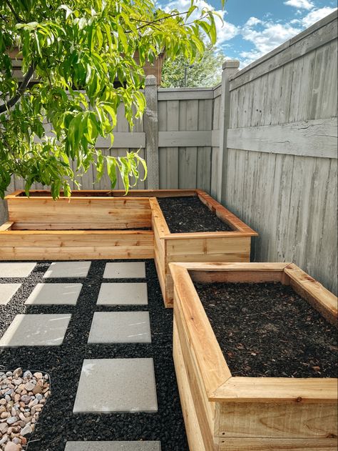 I finally got around to building these cheap & easy planter boxes (thank goodness because we’ve had piles of dirt in our yard waiting for a home) and the build was so much easier than I expected! You can find the tutorial here! #diygarden #planterboxes #tutorial #garden #fallgarden #fallplanting #gardenprojects #gardendesign #cornergarden #diygardenideas #gardenideas #fallvegetablegarden Cedar Planter Boxes, Front Yard Planters, Patio Planter Boxes, Yard Planters, Backyard Planters, Garden Boxes Diy, Cedar Planter Box, Vegetable Planters, Cedar Planters