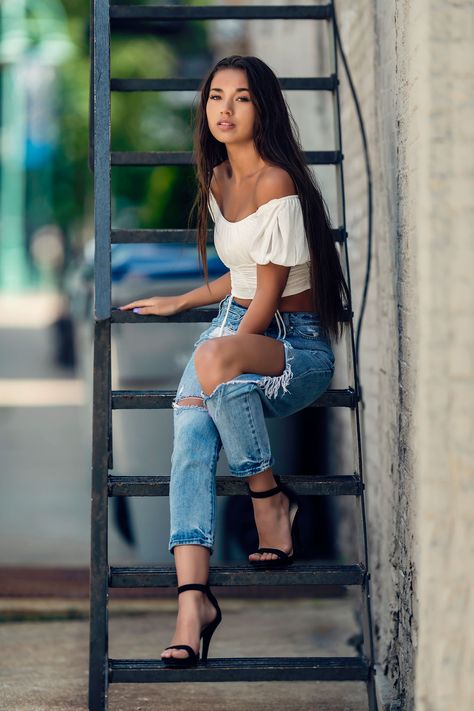 Outdoor Photoshoot Ideas For Women, Photoshoot Poses Outdoor, Typography Architecture, Photoshoot Ideas For Women, Urban Senior Portraits, Outdoor Photoshoot Ideas, Women Cave, Senior Photoshoot Poses, West High School