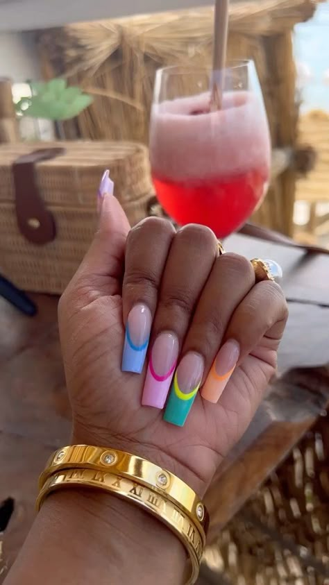 damnthatschev on Instagram: Clickety Clack 💅🏾 vacation set 🌴 thanks y’all for helping choose this set in my stories! 🥰 #nails #nailart #nailinspo #naildesign… Summer Nail Ideas 2023, Jamaica Nails, Cute Summer Nail Ideas, 21st Birthday Nails, Island Nails, 90s Nails, Miami Nails, Sassy Nails, Summer Nail Ideas