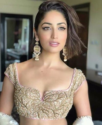 Low Neck Blouse Designs, डिजाइनर कपड़े, Fashionable Saree, Yami Gautam, Latest Model Blouse Designs, Lehenga Blouse Designs, Fashionable Saree Blouse Designs, Backless Blouse Designs, Sari Blouse Designs