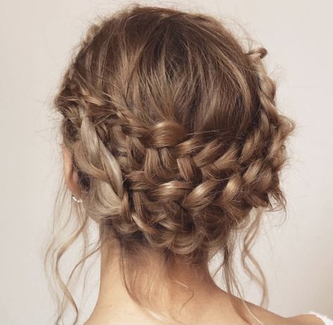 Penteado Cabelo Curto, Hair Vine, Box Braids Hairstyles, Hair Dos, Ombre Hair, Bridesmaid Hair, Pretty Hairstyles, Hair Looks, Medium Length Hair Styles