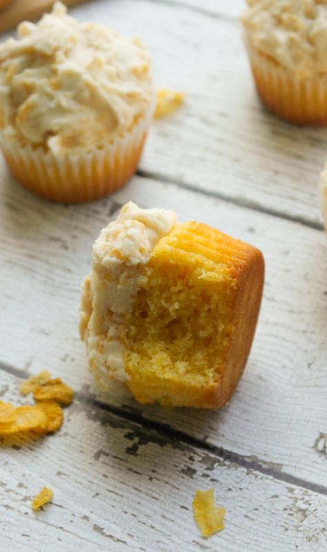 January Cupcake, Cornbread Cake Recipe, Cornbread Cupcakes, Cornbread Dessert, Sweet Corn Muffins, Bakery Cart, Corn Bread Muffins, Maple Buttercream Frosting, Corn Party