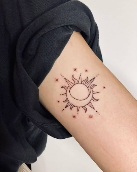 What Do Sun Tattoos Symbolize? – Self Tattoo The Sun Tattoo, Sun Tattoo Meaning, Tattoo Sonne, Tattoos About Growth, Luna Tattoo, Small Wave Tattoo, Sun Tattoo Designs, Sun And Moon Tattoo, Wave Tattoo