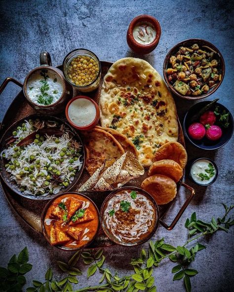 Marathi Culture, Indian Thali, Indian Food Photography, Like Rice, Cooking Contest, Indian Dinner, Food Pic, Party Food Buffet, Clean Eating Breakfast