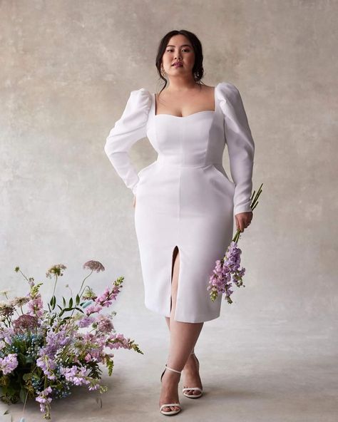 Court Room Wedding Outfit, Apple Shape Wedding Dress, Dramatic Sleeves Dress, Plus Size Wedding Outfits, Plus Size White Dress, Graduation Outfits For Women, Black Mermaid Dress, Mums Wedding, Courthouse Wedding Dress