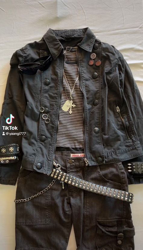 Men’s Punk Style, 2000s Rocker Outfit, Black Denim Jacket Outfit Grunge, Dark Punk Outfits Men, Vintage Y2k Outfits Men, Layering Outfits Masc, Pants Accessories Men, 2000 Guys Fashion, Grunge Outfits Men Winter