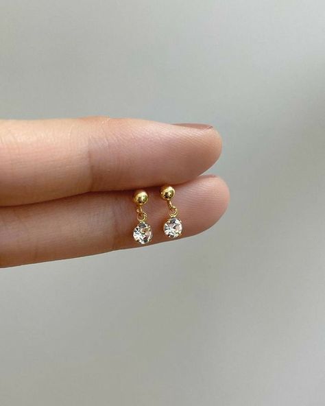 Gold Earrings Designs Small Size, Small Gold Earrings Studs, Simple Gold Earrings For Daily Use, Everyday Earrings Simple Classy, Gold Earrings Designs Studs, Kids Earrings Gold, Gold Earrings Studs Simple, Simple Jewelry Earrings, Ball Earrings Gold