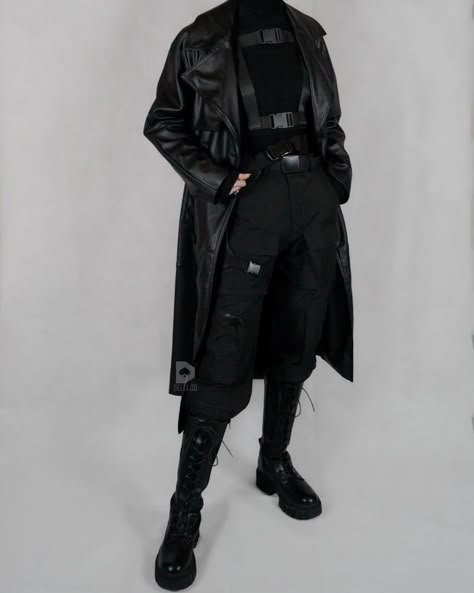 Fancy Techwear, Tech Wear Aesthetic Outfits, Hackercore Outfit, Cool Combat Outfits, Mens Techwear Aesthetic, Black Tech Outfit, Tech Goth Fashion, Assasin Outfits Male Modern, Warcore Outfits Aesthetic