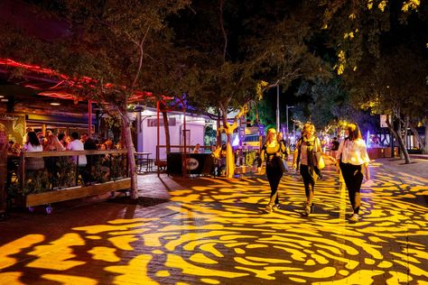 Parrtjima: A Festival in Light �– Mandylights Park Lighting Design, Pathway Lighting Tree For An Event, Music Festival Architecture, Festival Plaza, Laser Lights Projector, Dubai Festival City Mall, Wood Facade, Projection Mapping, Urban Park