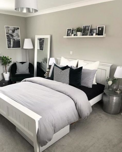 Bedroom Inspiration Grey, White Bedroom Design, Grey Bedroom Decor, Hiasan Bilik Tidur, White Bedroom Decor, Bedroom Trends, Gray Walls, Grey Room, Inspire Me Home Decor