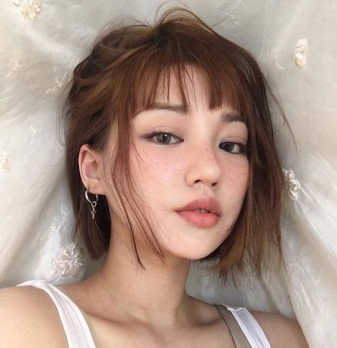 Just in case you haven't seen a Ginger Asian girl with freckles. You're welcome. Ginger Asian, Makeup Asia, Makeup Ulzzang, Ombre Bob, Freckles Girl, Megyn Kelly, Asian Hair, Gwyneth Paltrow, Asian Makeup