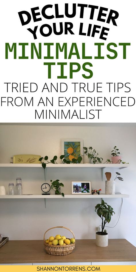 minimalist tips for decluttering Simple Minimal Home, Minimalist Tips Simple Living, Minimal Decor Ideas, How To Declutter Your Home, Extreme Minimalist Home, Realistic Minimalism, Minimalist Home Ideas, Clean Minimalist Aesthetic, Extreme Minimalism