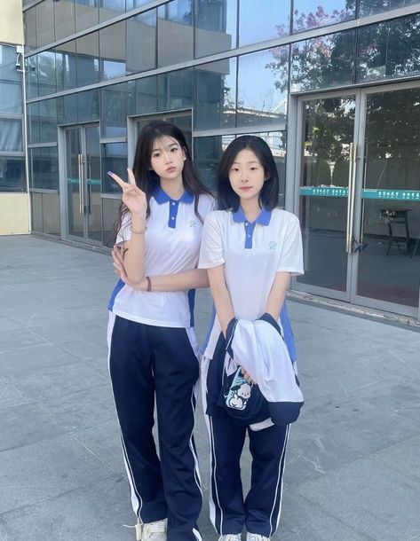 Pe Outfits For School Korean, Boarding School Aesthetic Uniform Pe, School Pe Uniform Aesthetic, Japanese Sports Uniform, Aesthetic Pe Uniform, Cute Korean School Uniforms, Sport Uniform School Korean, Korean Sports Uniform, Highschool Outfits Uniform