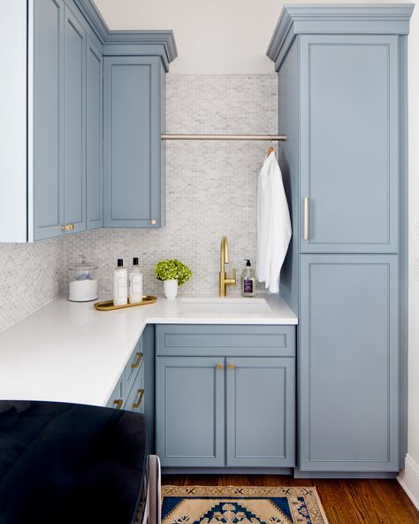 The prettiest shade of blue paint - Van Courtland Blue! More on this and other favorite blues are in this post! Blue Laundry Room Cabinets, Paint Colors For Kitchens, Colors For Kitchens, Blue Laundry Room, Kitchen Cabinets Colors, Best Blue Paint Colors, Cabinets Colors, Painted Kitchen Cabinets, Painted Kitchen Cabinets Colors