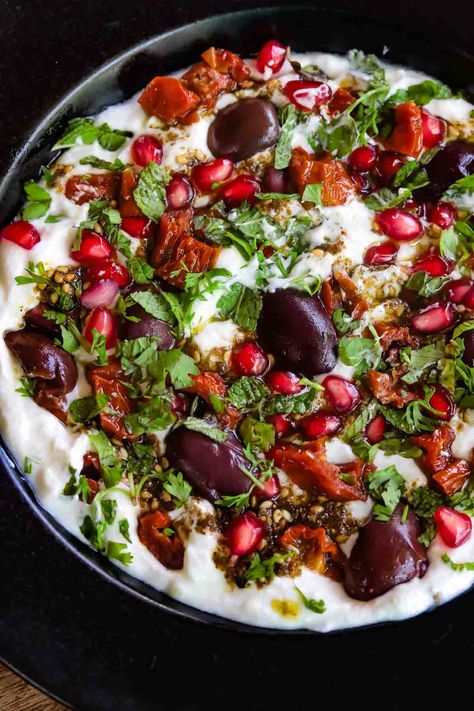 Middle Eastern Starters, Labneh Appetizers, Zaatar Recipes, Middle Eastern Appetizers, Za'atar Recipe, Warm Dip Recipes, Labneh Dip, Zaatar Recipe, Labneh Recipe