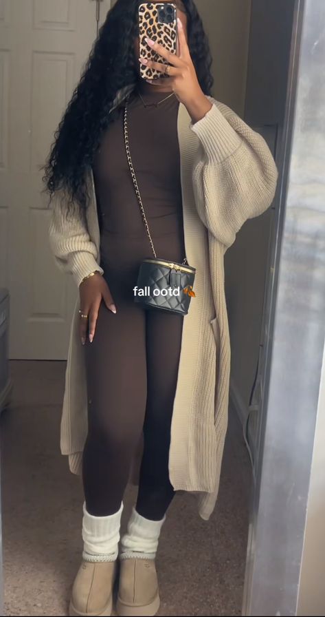 Vomero 5 Outfit Black Woman, Warm Baddie Outfits, Vomero 5 Outfit, Thick Outfits, Winter Autumn Outfits, Easy Fits, It Outfits, Chill Outfit, Streetwear Girl