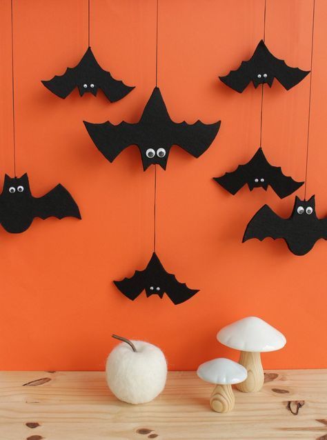 Aesthetic Trick Or Treating, Halloween Cute Decorations, Deco Halloween Diy, Hallowen Idea, Trick Or Treating Aesthetic, Party Aesthetic Halloween, Halloween Decor Diy Indoor, Halloween Diy Crafts Decoration, Halloween Decorations Cute