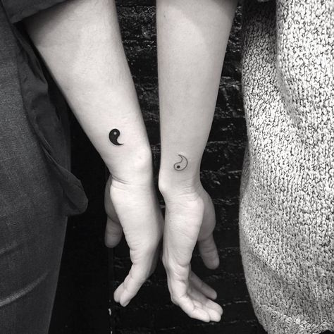 Couple Wrist Tattoos, Partner Tattoos, Ying Yang Tattoo, Matching Best Friend Tattoos, Yin Yang Tattoos, Couple Tattoos Unique, Couples Tattoo Designs, Couple Tattoo, Bff Tattoos