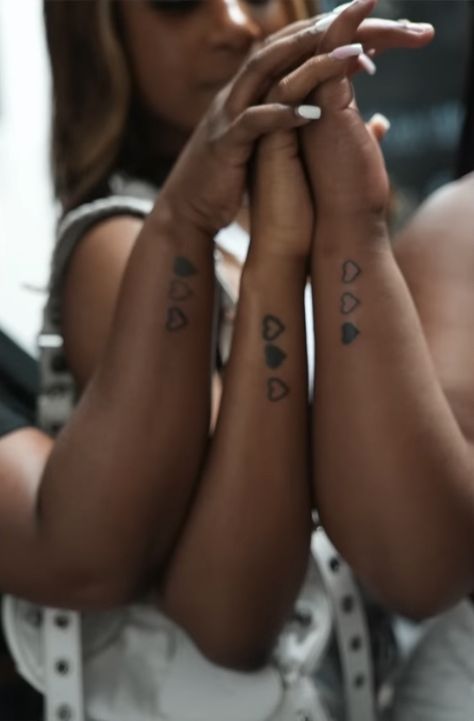 Forearm Tattoos Black Woman, Tattoo Black Women Dark Skin, Small Tattoos For Black Skin, Black People Tattoos Dark Skin, Dark Skin Tattoos Women, Tattoo Ideas Female Dark Skin, Tattoo Ideas Black Women Dark Skin, Tattoos On Black Women Dark Skin, Tattoos On Dark Skin Women