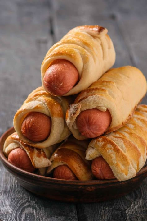 Pigs And A Blanket Recipes, Crescent Roll Pretzel Dogs, Brats Wrapped In Crescent Rolls, Homemade Pigs In A Blanket Recipe, Crescent Sheets Recipes, Crescent Roll Mini Hot Dogs, Hot Dog Croissant Rolls, Wrapped Hot Dogs Crescent, Cresent Roll Hotdogs