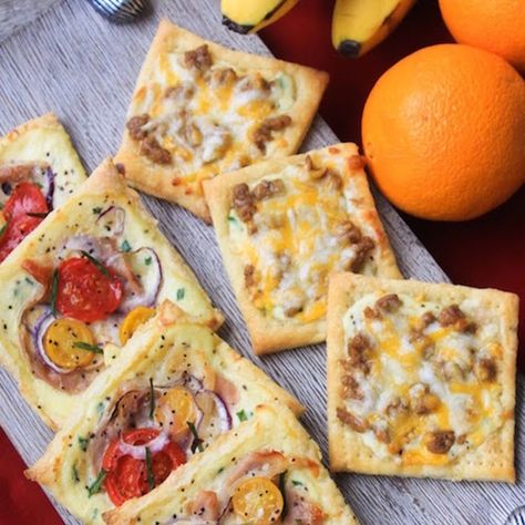 12 Tasty Recipes You Can Make in a Toaster Oven - puff pastry breakfast pizza :) Countertop Oven Recipes, Toaster Oven Meals, Toaster Recipes, Puff Pastry Breakfast, Toaster Oven Cooking, Breakfast Pizzas, Spicy Honey Chicken, Pastry Breakfast, Convection Oven Recipes