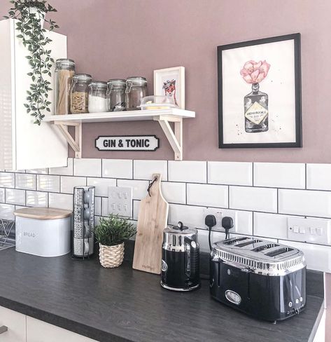 Pink Wall In Kitchen, Dark Grey And Pink Kitchen, Pink Grey White Kitchen, Dusty Pink Kitchen Walls, Grey Kitchen Pink Walls, Pink And Grey Kitchen Decor, Lilac Kitchen Walls, Dusky Pink Kitchen Walls, Blush Pink Kitchen Walls