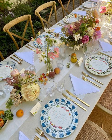 Instagram • Chats Table Scape Plates, Mismatch Wedding Plates Table Settings, Plate Sets Wedding, Positano Wedding Table, Event Dinner Tables, Coastal Chic Wedding Tables Round, Long Party Tables, Wedding Plate Setting Vintage, Vintage Table Placements