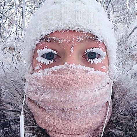 Frozen Eye Lashes Isolated Places, Coldest Place On Earth, Visit Russia, No Teeth, Summer Temperature, Fur Coat Fashion, Polar Vortex, Snowy Winter, Cold Temperature