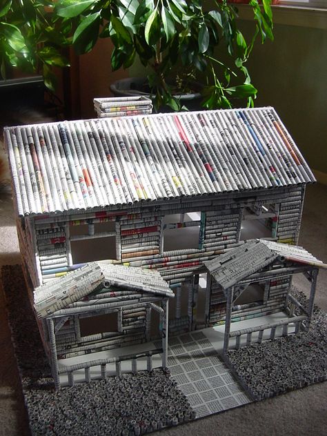 Newspaper House Craft, Newspaper Box Diy, Newspaper Diy Ideas, Things To Make With Newspaper, Diy With Newspaper, Newspaper Crafts Diy Creative, Crafts With Newspaper, Newspaper Art Diy, News Paper Crafts