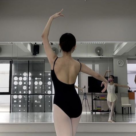 Modern Dance Aesthetic, Deception Trilogy Rina Kent, Lia Volkov, Lia Morelli, Ballet Flexibility, Adrian Volkov, Deception Trilogy, Ballet Training, Ballerina Outfit