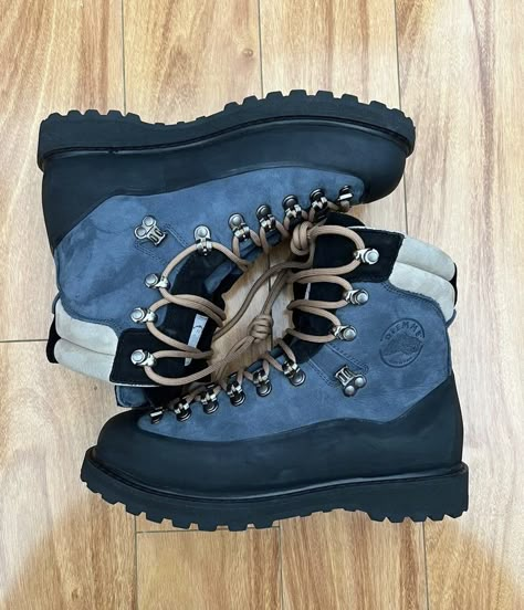 Timberland Aesthetic, Clothes For Men Over 50, Pointy Heels, Trekking Shoes, Hiking Boots Women, Fresh Shoes, Aesthetic Shoes, Walking Boots, Swag Shoes